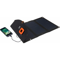 Xtorm Solar Booster on kompakti, kokoontaitettava 21 W aurinkopaneeli, jonka avulla voit helposti käyttää aurinkoenergiaa laitteidesi lataamiseen riippumatta siitä, missä olet.