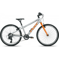 PUKY LS-PRO 24-8 on kevyt ja laadukas lasten polkupyörä, joka on valmistettu kestävästä alumiinista. Lapsiystävälliset V-jarrut ja sopii yli 8-vuotiaille!