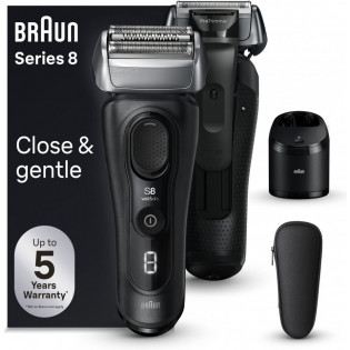 Braun Series 8 8560cc -parranajokone puhdistusasemalla